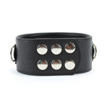 Чёрный кожаный ошейник с кольцами и клёпками