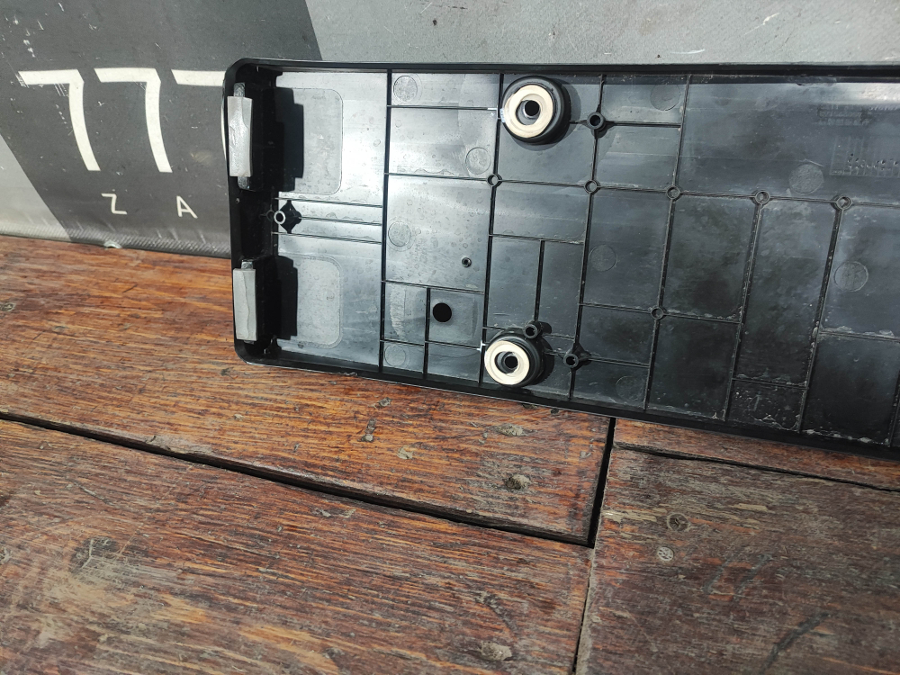 Площадка гос. номера Geely Coolray 23-нв Б/У Оригинал 6044163900