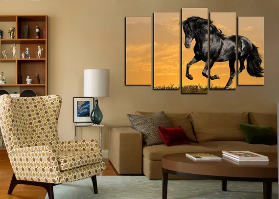 Модульная картина "Черная лошадь"