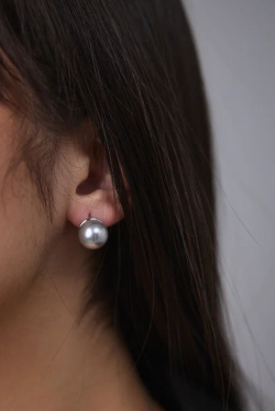 Серьги светло-серые жемчужины на замке скоба