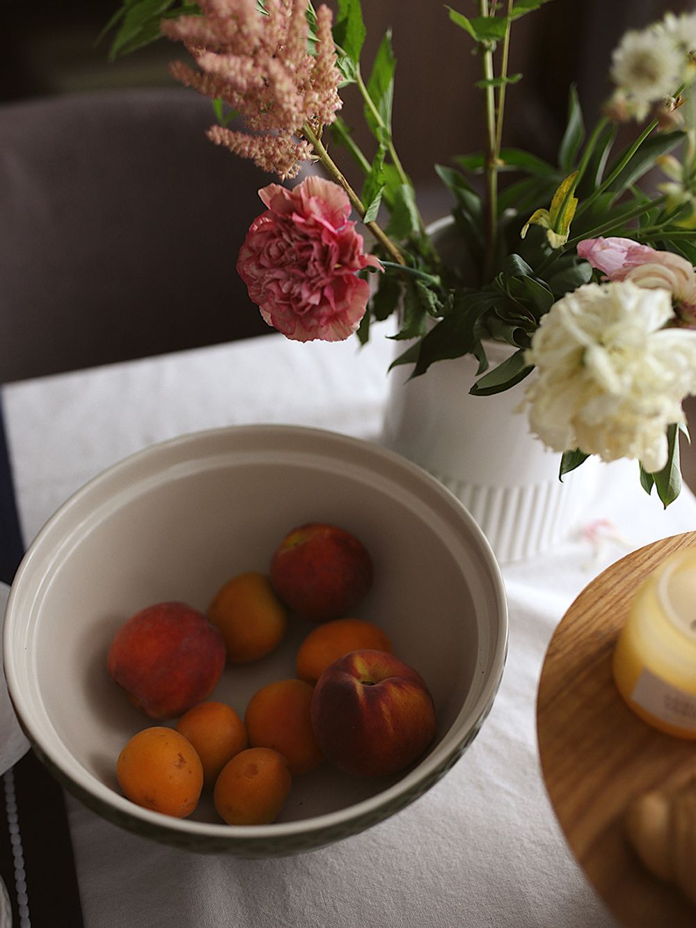 Миска зеленого цвета с рельефным узором Ягоды Тайги из коллекции Russian North, 2,5 л