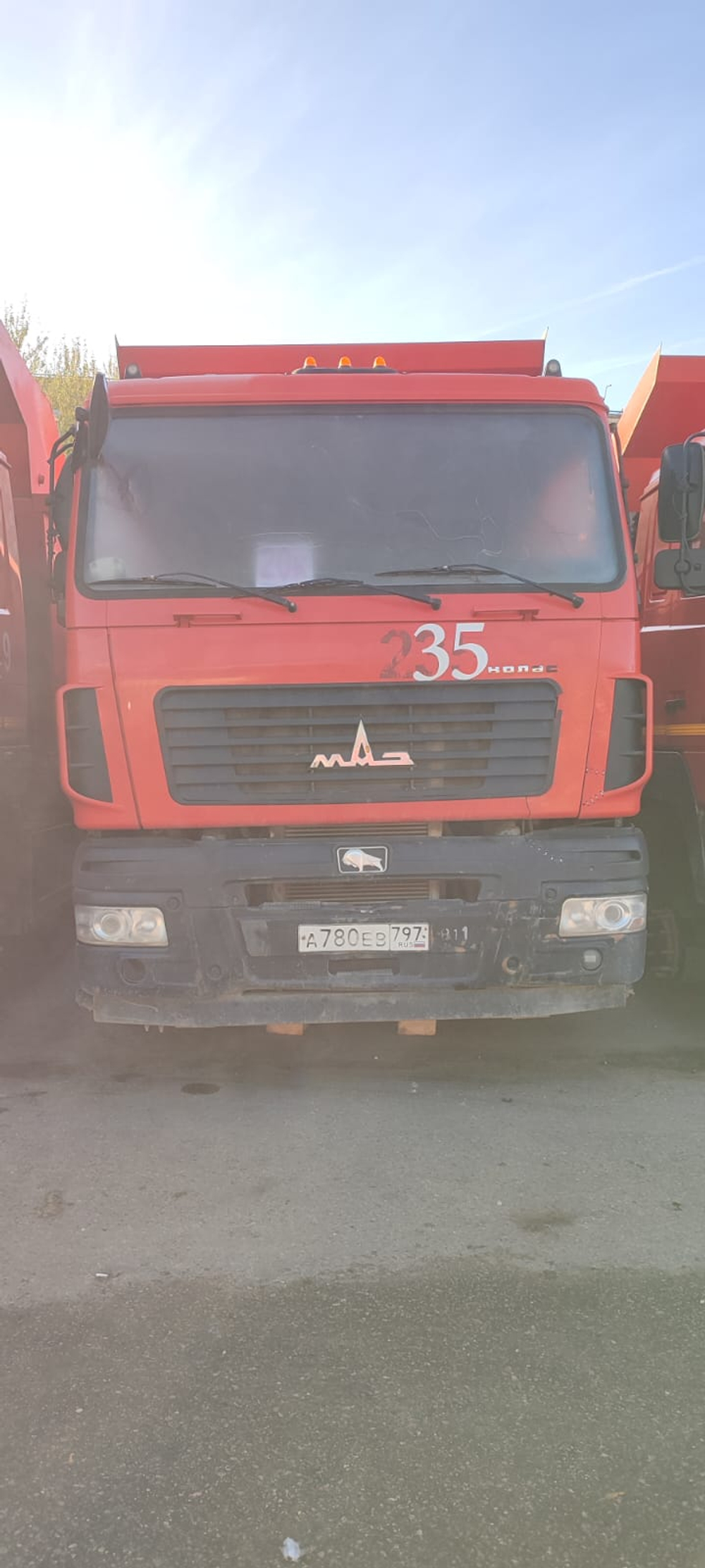 МАЗ 6501* 6x4 Самосвал 650128-8520-000 (Дизельный, 11,6 л, 423 л.с., МТ)