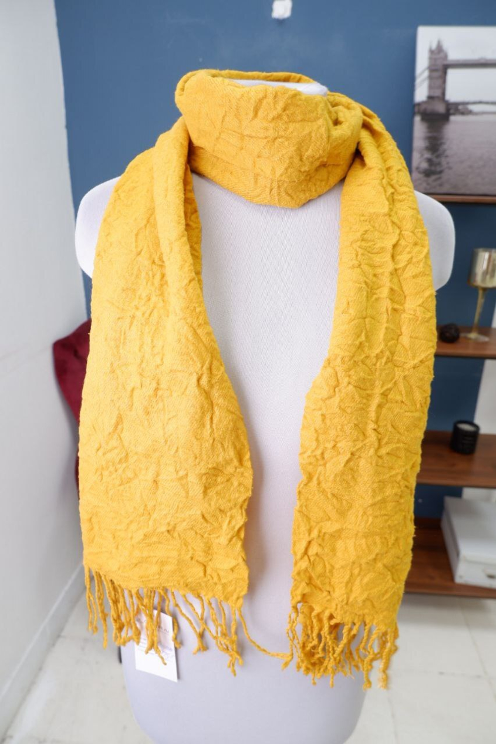 Палантин солнечного цвета