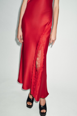 ZARA ПЛАТЬЕ В БЕЛЬЕВОМ СТИЛЕ С КРУЖЕВОМ, КРАСНЫЙ