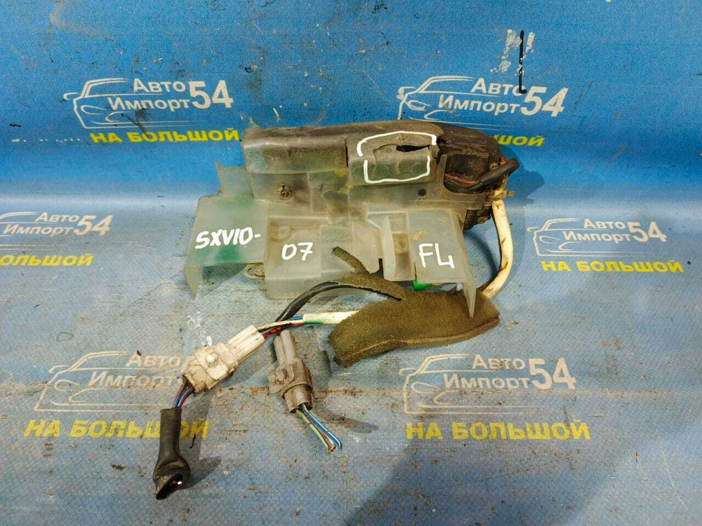 Замок двери передней левой TOYOTA CAMRY 1996