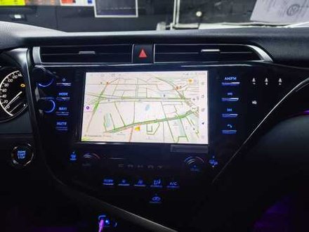 Магнитола для Toyota Camry 70 2017-2020 (c JBL и климатом на ШГУ) - Carmedia SF-9695 QLed, Android 12, TS10, CarPlay, 4G SIM-слот