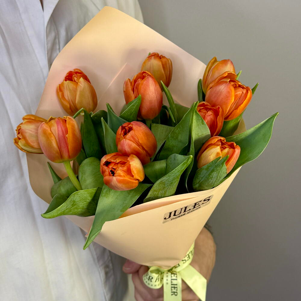 Букет из оранжевых пионовидных тюльпанов 11 штук