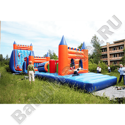 Спортивный надувной батут "Замок со скалой"