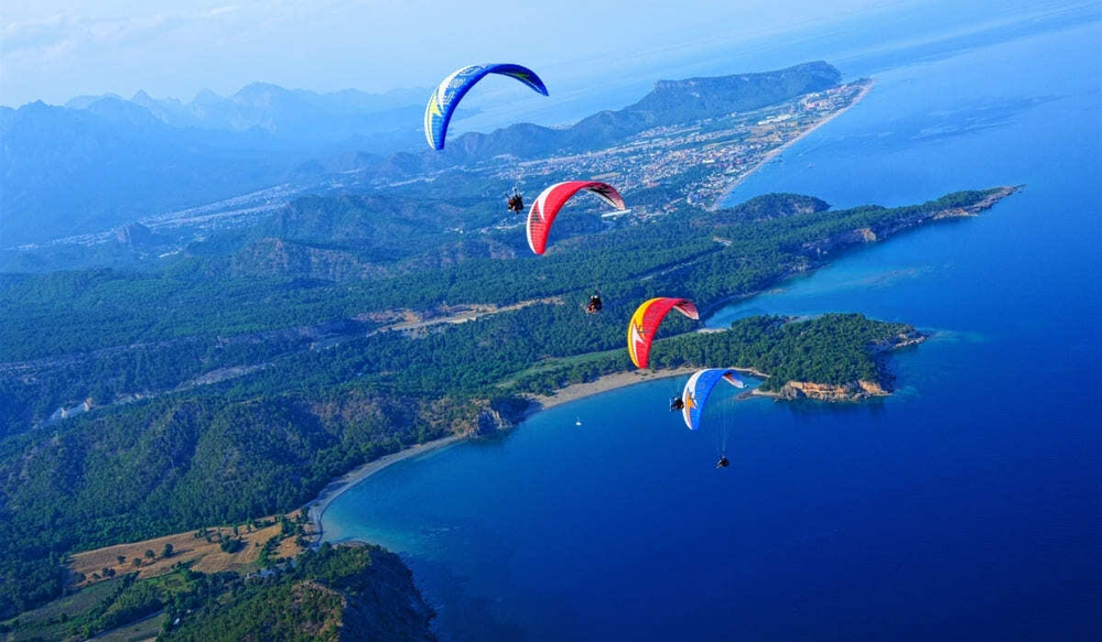 Параглайдинг с горы Тахталы на высоте 2365 м