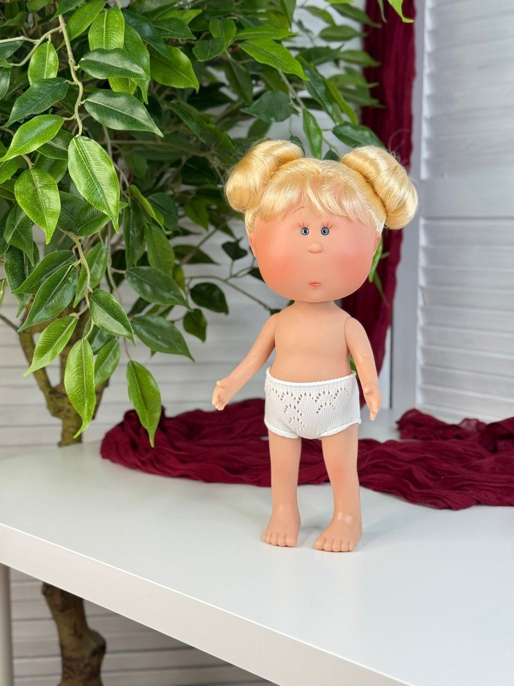 Кукла Nines виниловая 30см MIA без одежды (3000W52)