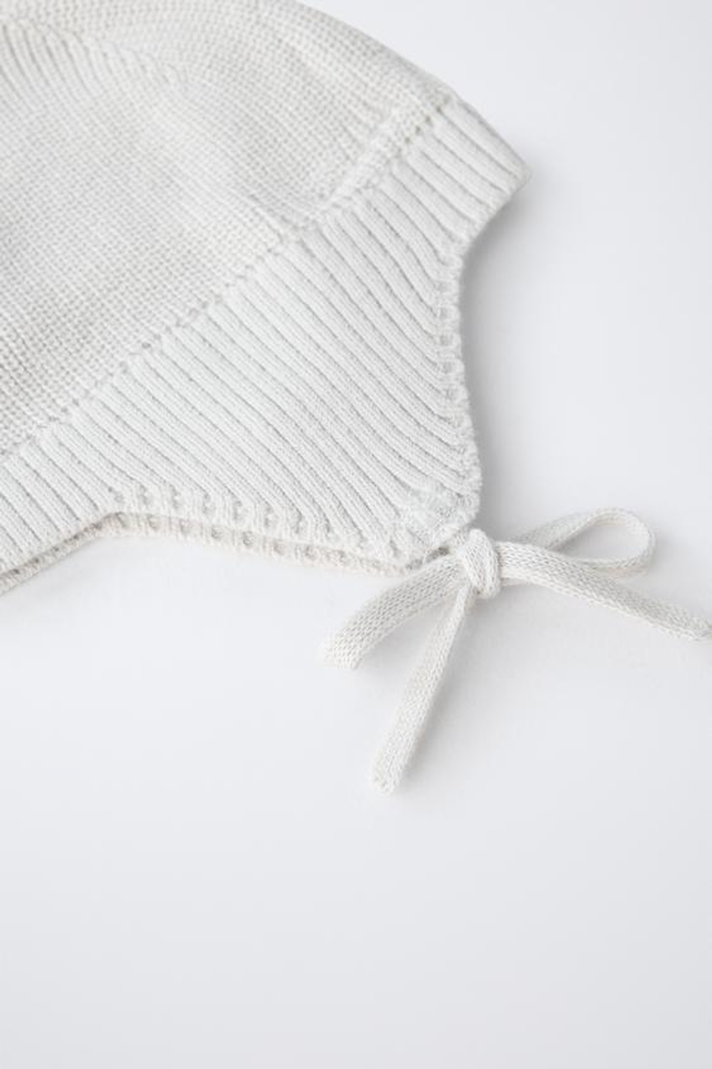 ZARA ТРИКОТАЖНЫЙ ЧЕПЧИК С ЖЕМЧУЖНЫМ УЗОРОМ, СЕРО-СИНИЙ