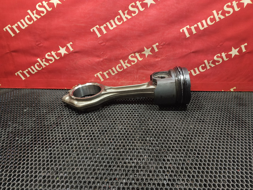 Поршень с шатуном 2020г