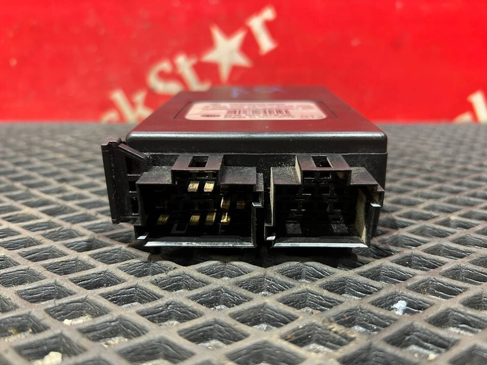 Блoк упрaвлeния cистемoй зaжигaния