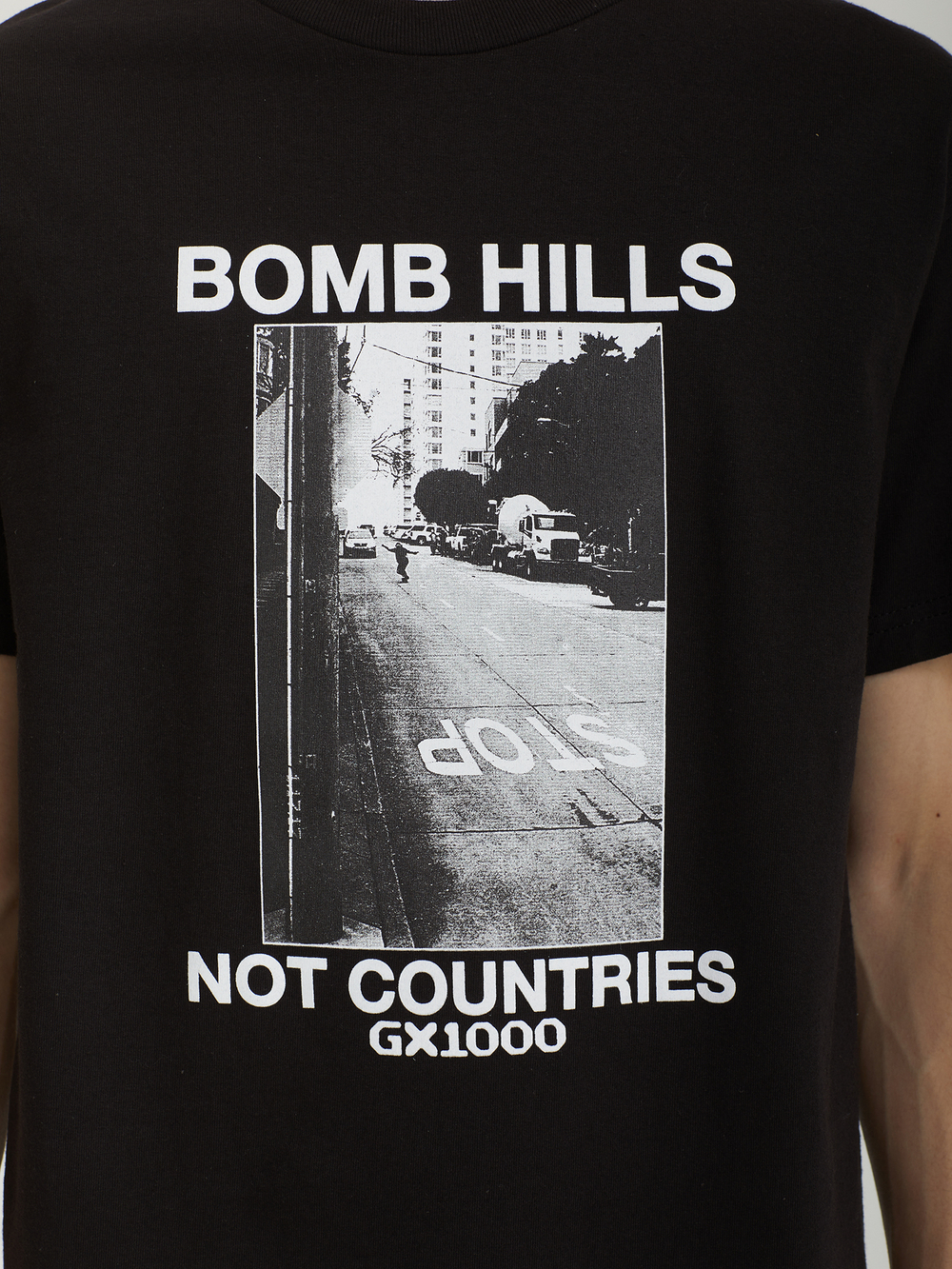 Мужская Футболка Bomb Hills Not Countries