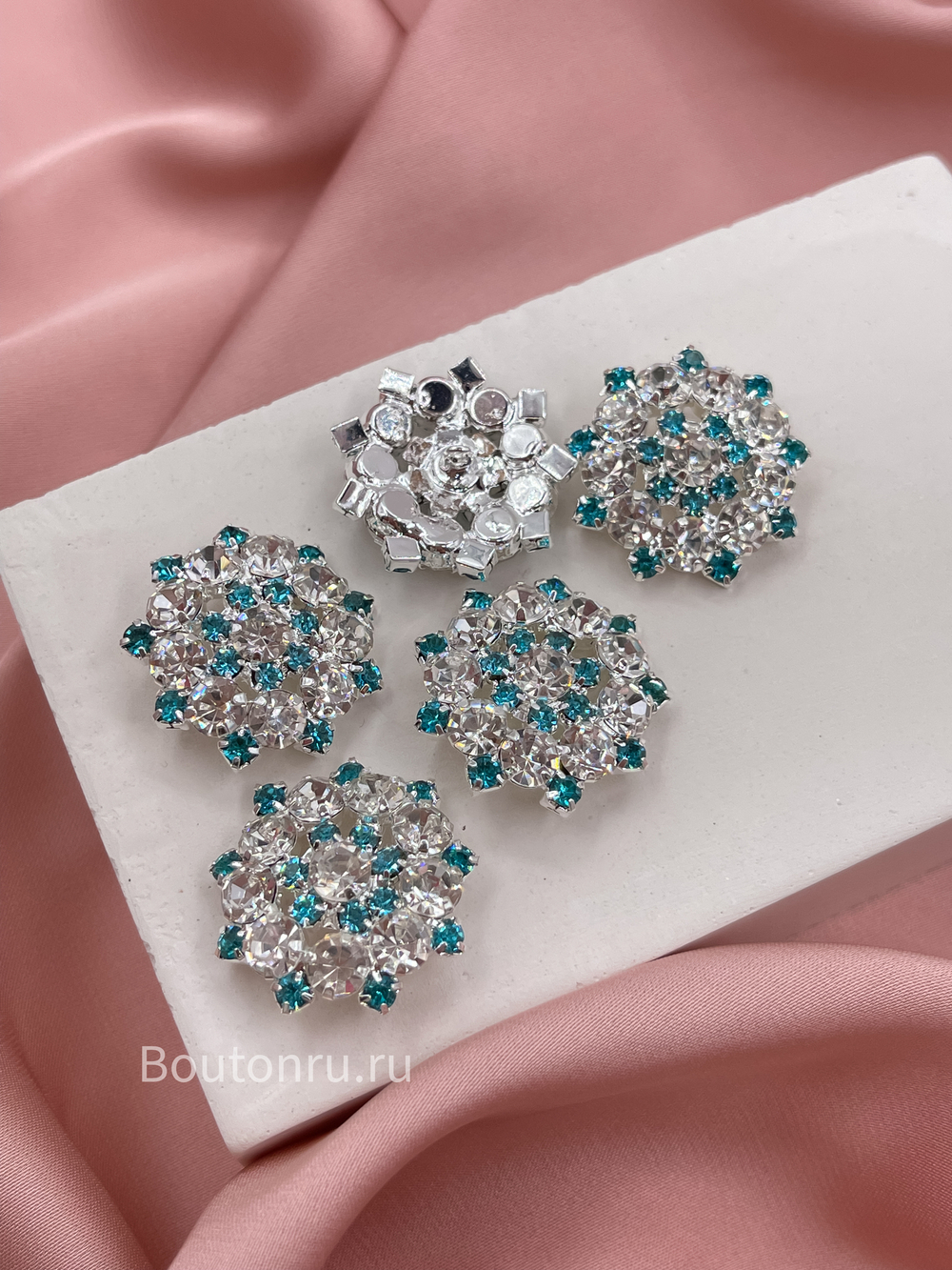 Пуговицы Стразы1 серебристо-голубые