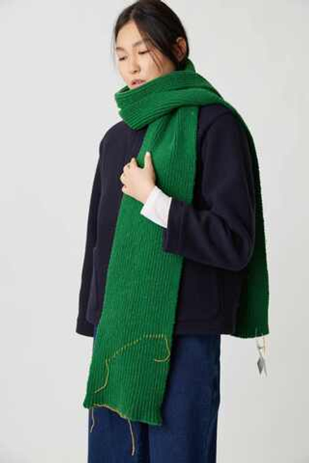 Шарф зелёный "ВСЁ ТУТ" УСТА К УСТАМ + "Полторы комнаты"