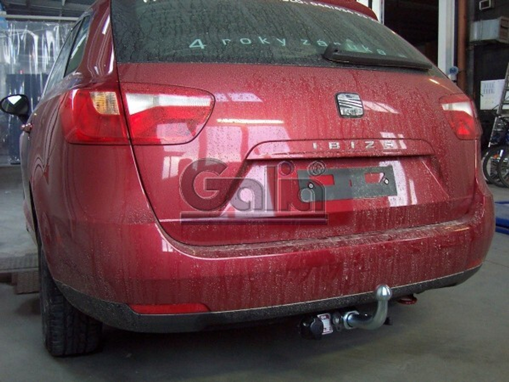 Фаркоп оцинкованный Galia S095A для SEAT Ibiza IV хетчбек 3/5 дверей 2008-2017, Ibiza ST универсал 2010-2017(паспорт и сертификат в комплекте)(без электрики)