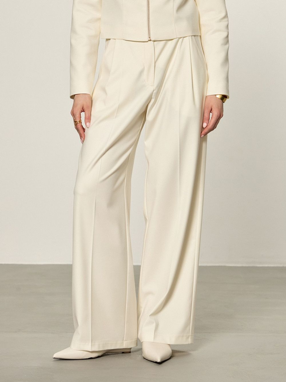 Брюки палаццо на молнии молочная вискоза