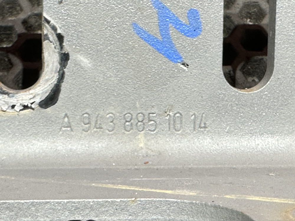 Кронштейн бампера переднего левый