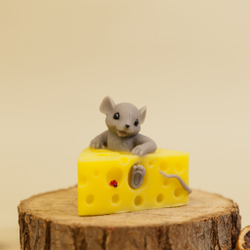 Мышонок в сыре
