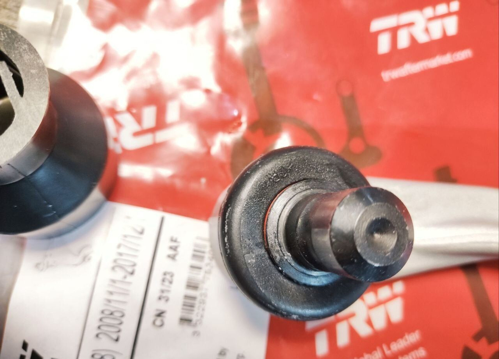 Рычаг верхний задний левый TRW JTC1181