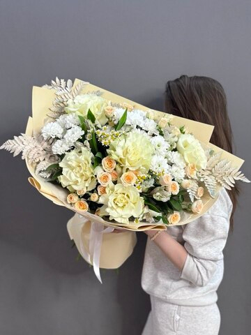 Букет в кремовой гамме