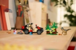 Конструктор LEGO Jurassic World 76972 Побег Раптора по бездорожью