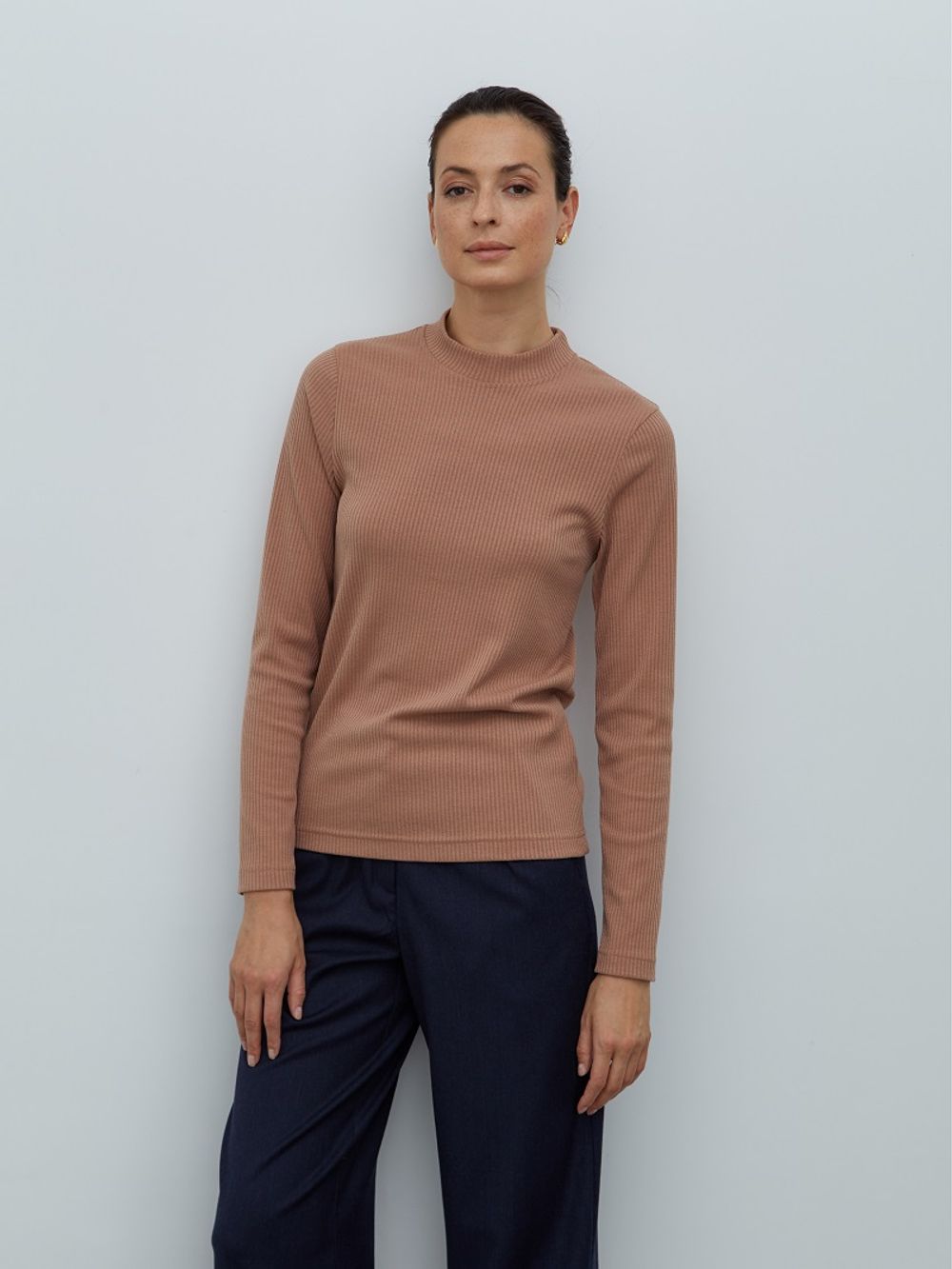 Водолазка бежевая (размер M)