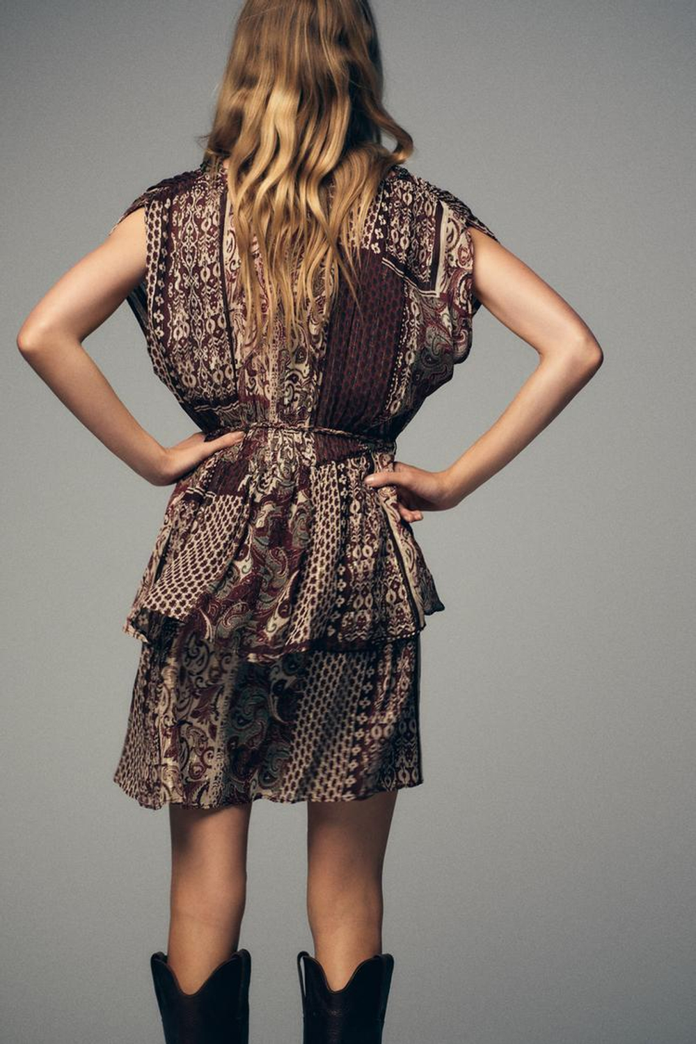 ZARA ПЛАТЬЕ С БУСИНАМИ, ПРИНТОМ И МЕТАЛЛИЗИРОВАННОЙ НИТЬЮ, РАЗНОЦВЕТНЫЙ