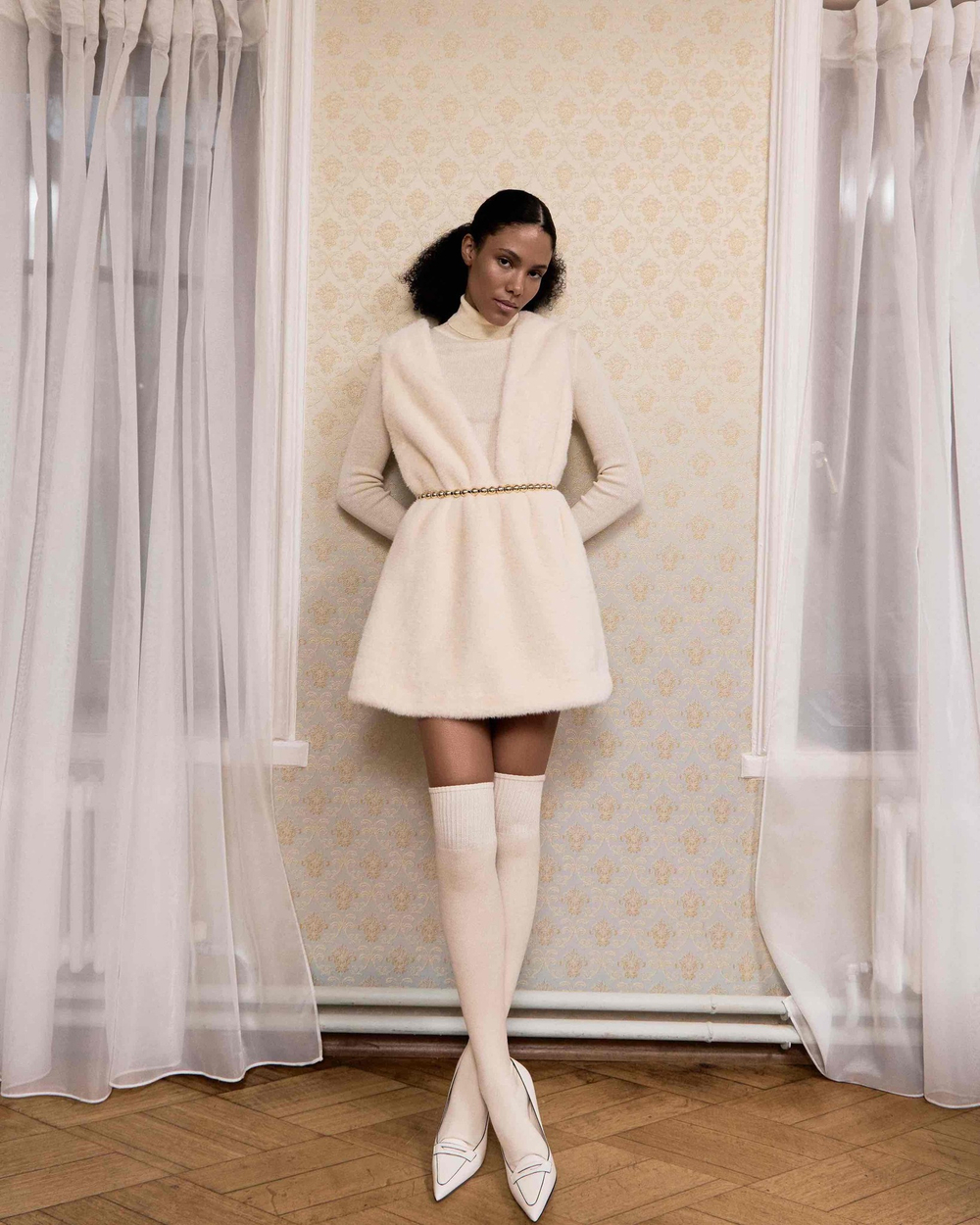 Платье мини из меха