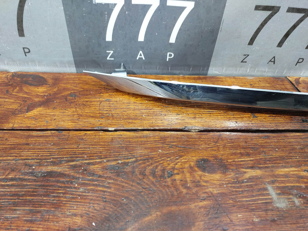 Молдинг Накладка крышки багажника Infiniti QX50 2 17-нв Б/У Оригинал 908105NA0A