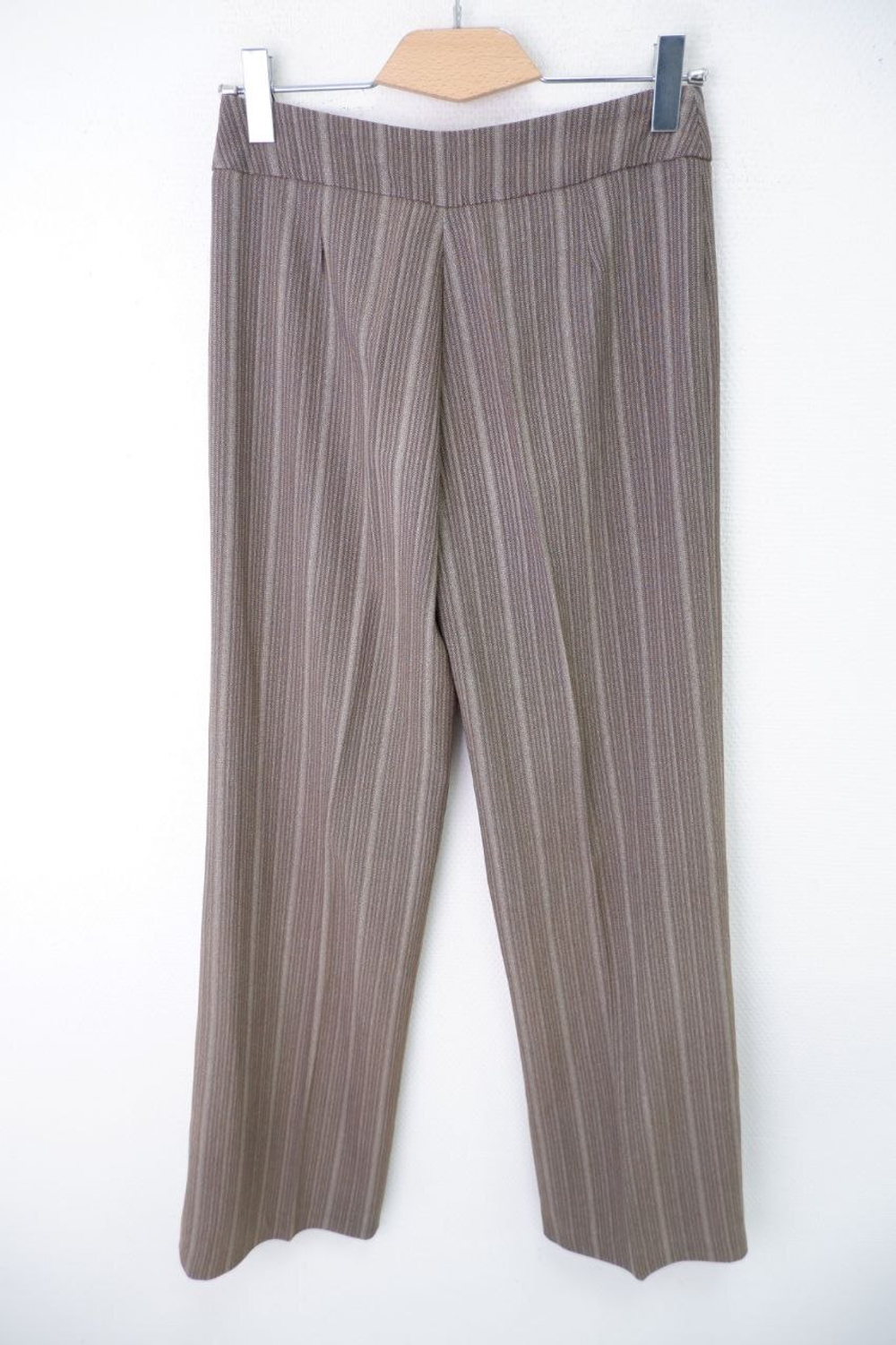 Брюки бежевые в полоску 46 размер