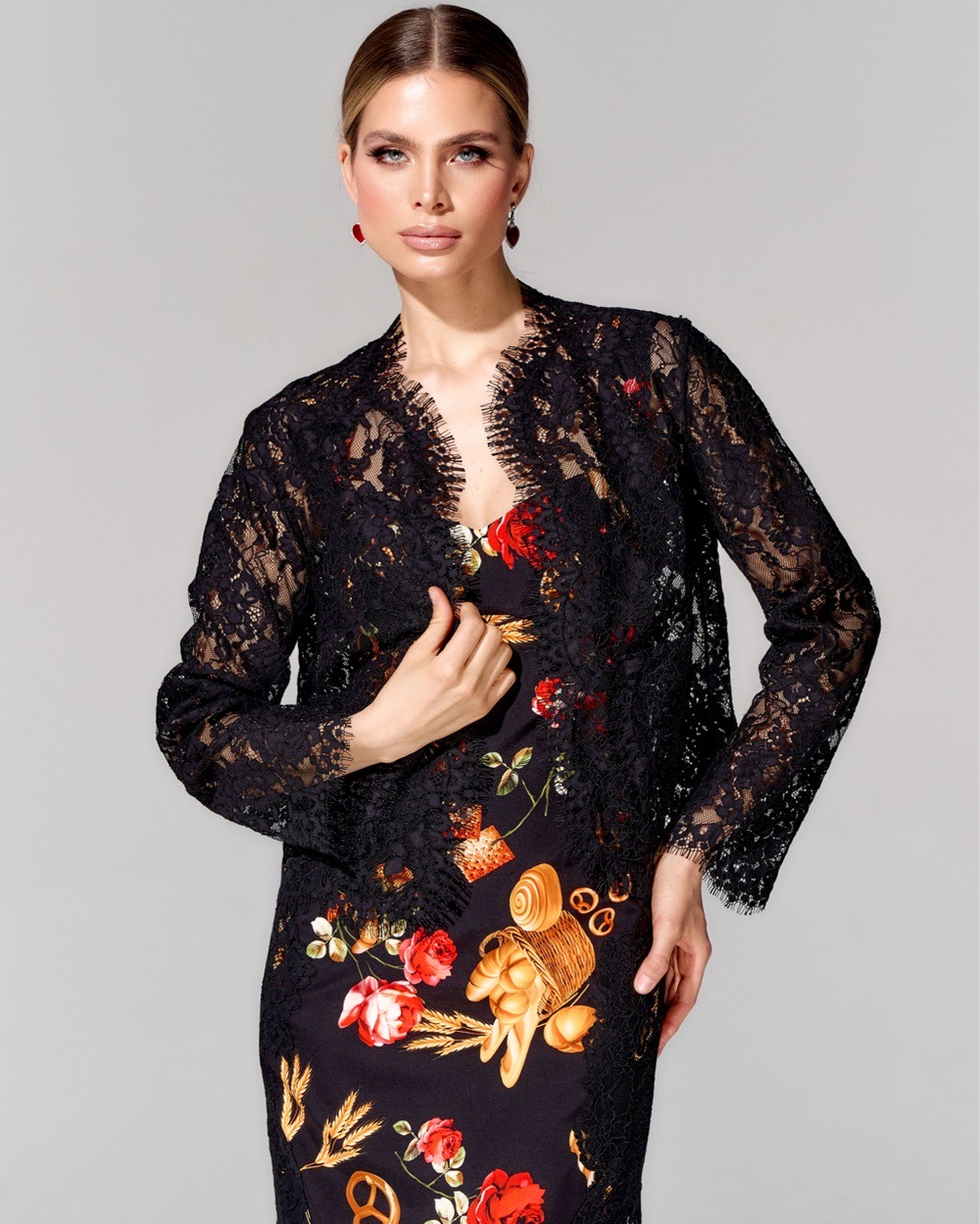 Платье-футляр с отделкой