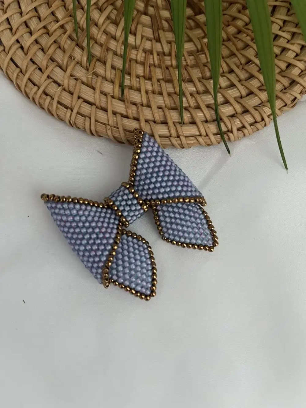 Брошка бант из японского бисера