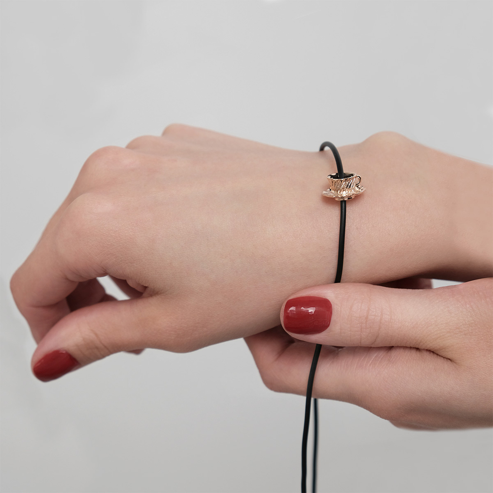 "Чаепитие" бусина в золотом покрытии из коллекции "Философия радости" от Jenavi