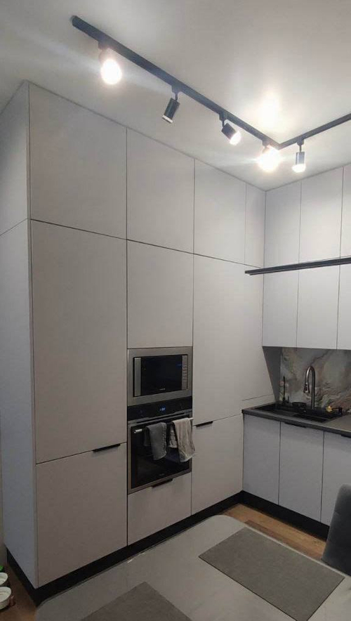 Современная кухня с матовой эмалью