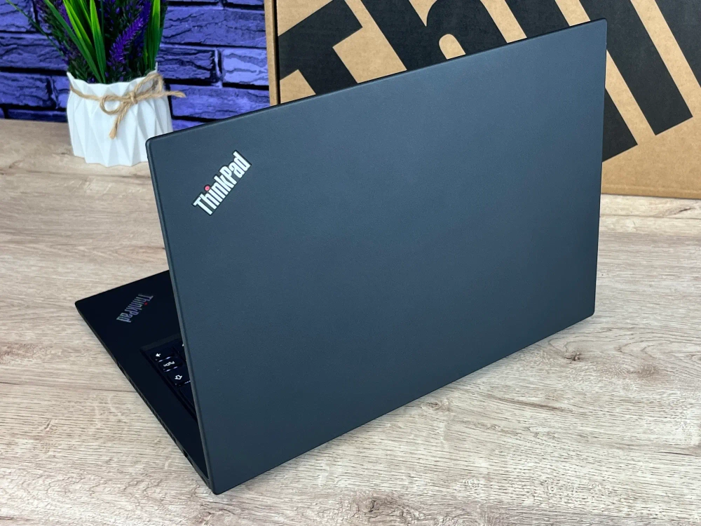 Ноутбук Lenovo ThinkPad T14 Gen 1 14" 1920*1080 IPS, Intel core I5 - 10310U 1.7 ГГц, RAM 16 ГБ SSD 256 ГБ, Intel UHD Graphics, Win 10 pro