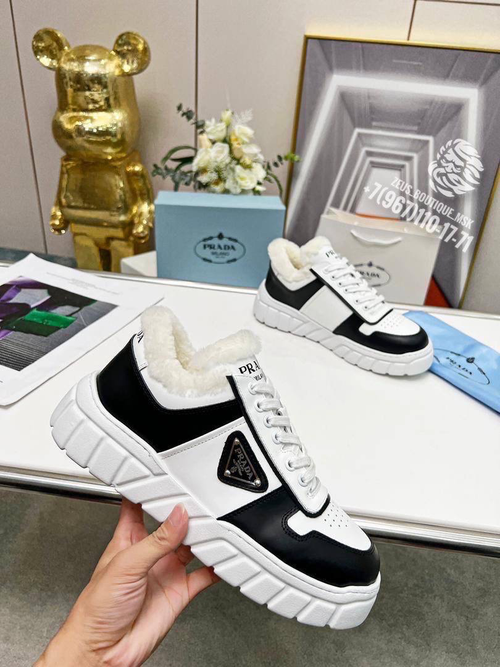 Кроссовки Prada