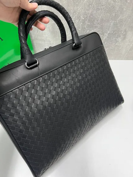 Портфель Bottega Veneta с плечевым ремнем, черный