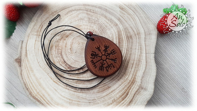 Оберег-капля "Вегвизир" из кедра