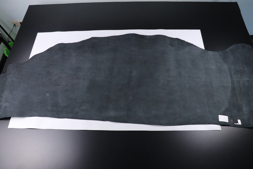 Уценка: 1,8-2,2 Юфть черная 129 дм²