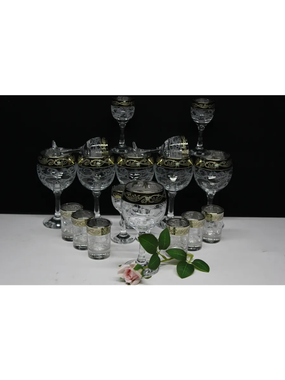 Подарочный набор 18 предметов с фужером