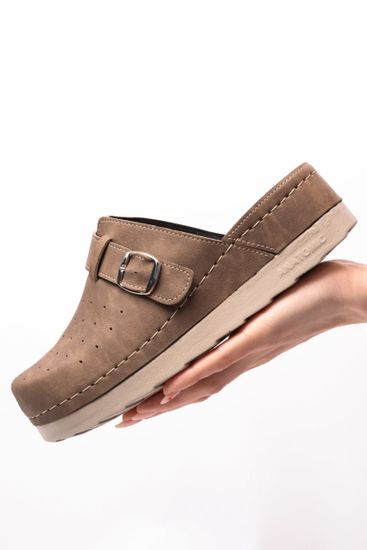 701 | "Aleksandra" | Коричневые женские медицинские сабо с закрытым носом