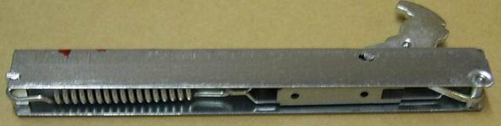 410100129 Петля дверцы духовки плиты Beko, Blomberg