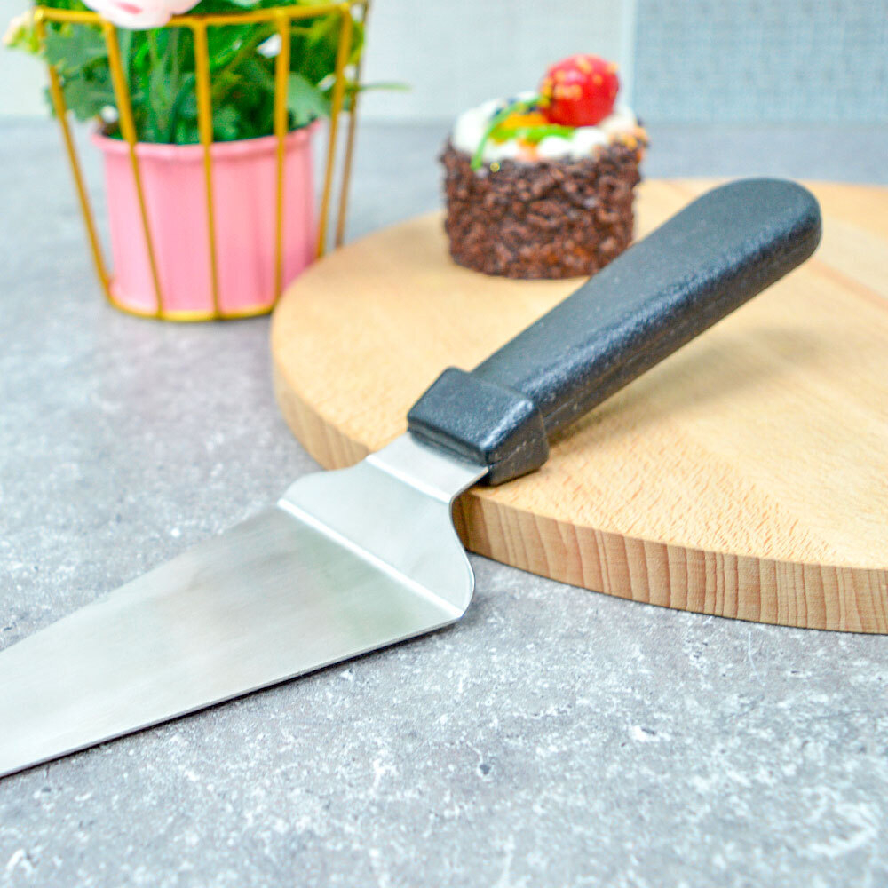 Лопатка кондитерская 28см изогнутая нерж с пластиковой ручкой (1,8-6,4*12,8см рабочая часть)