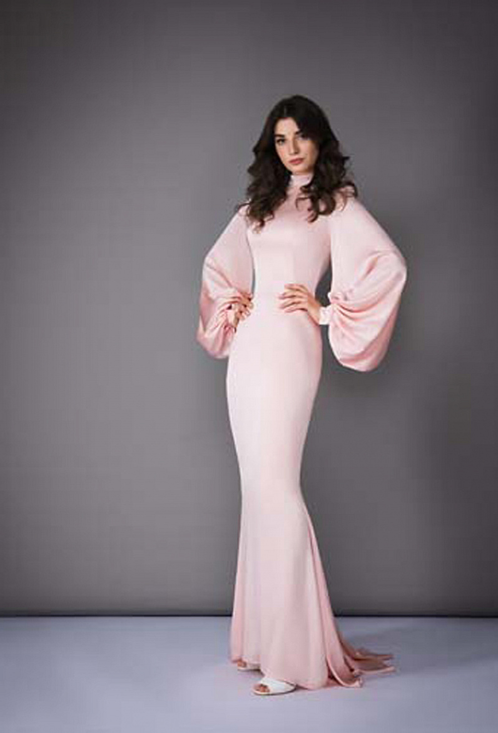 Платье розовое силуэта "рыбка" воротник стойка 16-02-21SS