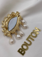 Брошь Скиапар. золотистое в форме голубого глаза с жемчугами и стразами