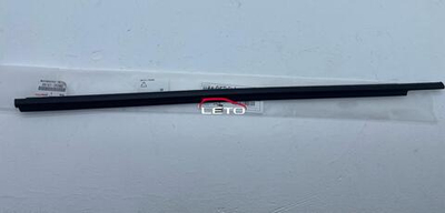 Уплотнитель стекла двери передней правой 68161-35060 6816135060