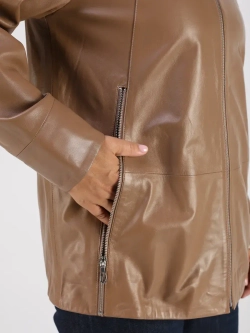 Кожаная куртка демисезонная с капюшоном