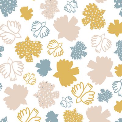 Нежные птички на белом фоне